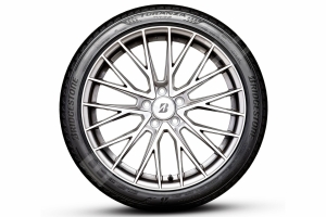 Миниатюрное фото модели Bridgestone Turanza T005 245/45 R18 100Y XL RFT *