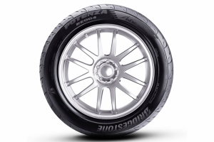 Миниатюрное фото модели Bridgestone Potenza Adrenalin RE004 225/45 R18 95W  